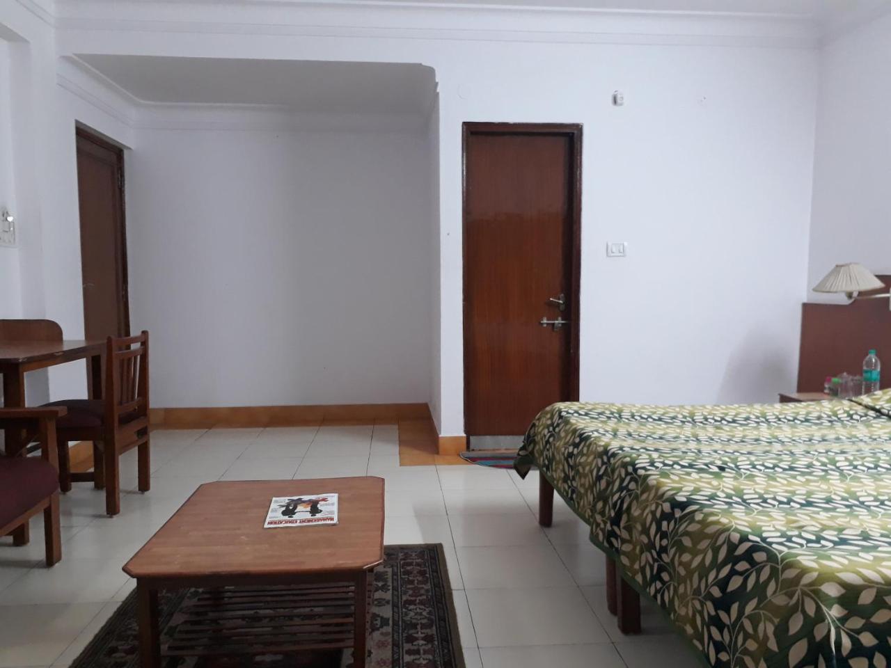 Hotel Tapti Saral Bhopal Esterno foto
